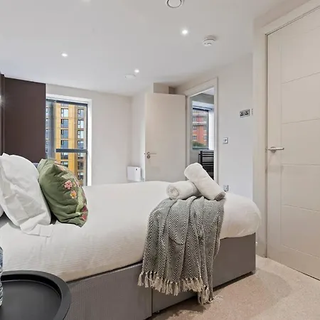 شقة Bright & Spacious Flat In Leeds! ليدز