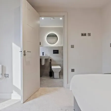 شقة Bright & Spacious Flat In Leeds!