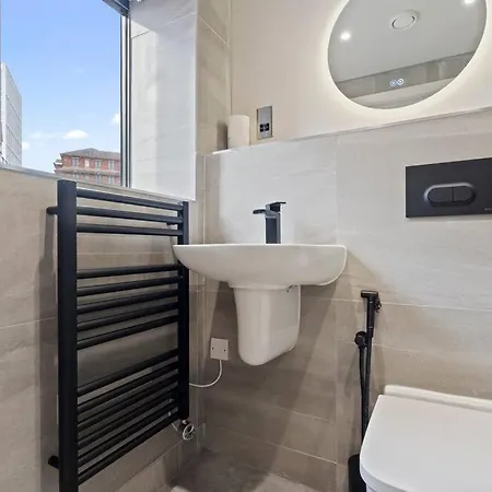شقة Bright & Spacious Flat In Leeds! *